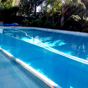 Piscina de vidro