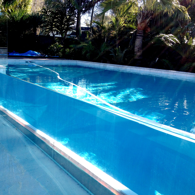 Piscina de vidro