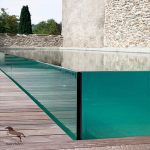 Piscina de vidro