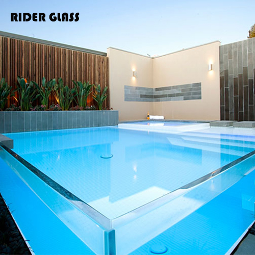 Piscina de vidro